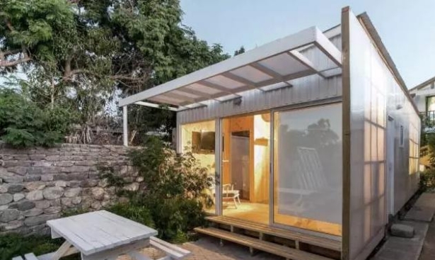 为什么PC阳光板可以在短时间内成为“霸主”？主要原因是什么？